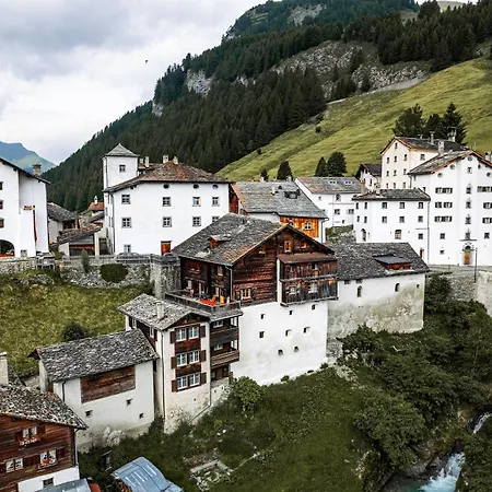 Historisches Teiler-haus Splügen