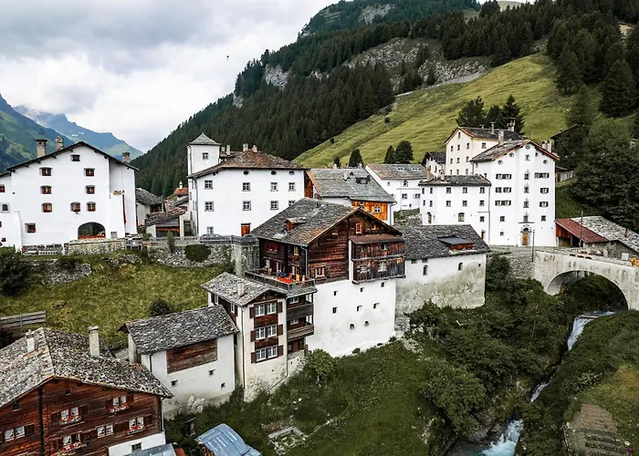 Historisches Teiler-haus Splügen